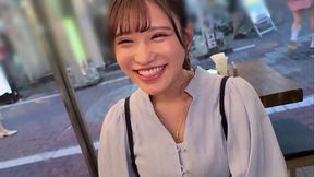 パート1【ホテルの誘いを秒でOKする世間知らずの甘えん坊！彼女になるため自らゴム無しSEX懇願！！】ヤリチン男に弄ばれる従順なチワワ系女子大生！