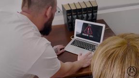 Arab MILF Fucks the Computer Technician