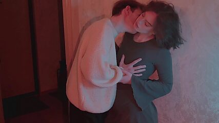 Horny Bitch Brings Dude Home After First Date for a Wild Fuck Sesh