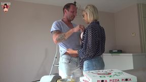 Ordering pizza, eating pussy